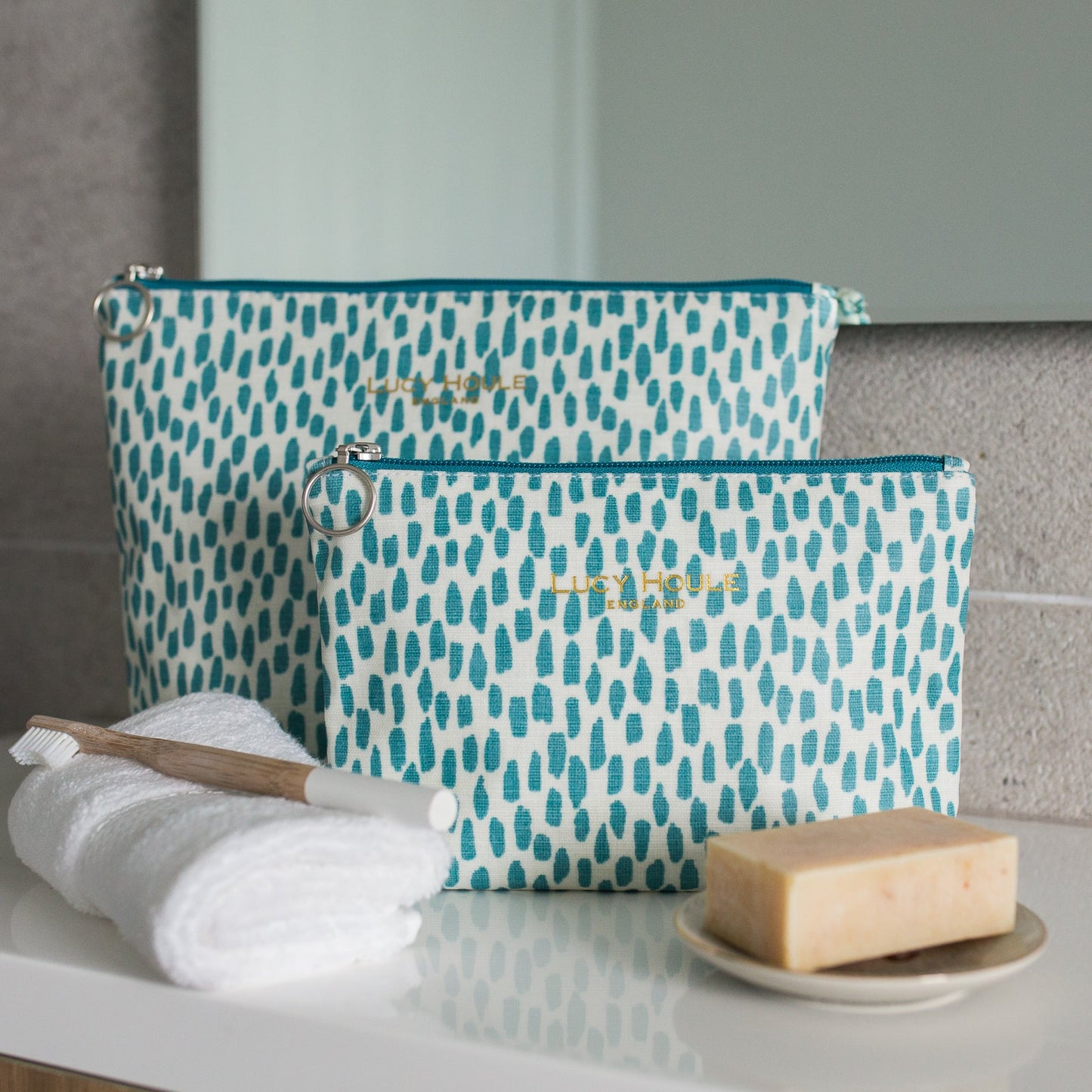 Aqua Cobblestone Wash Bag