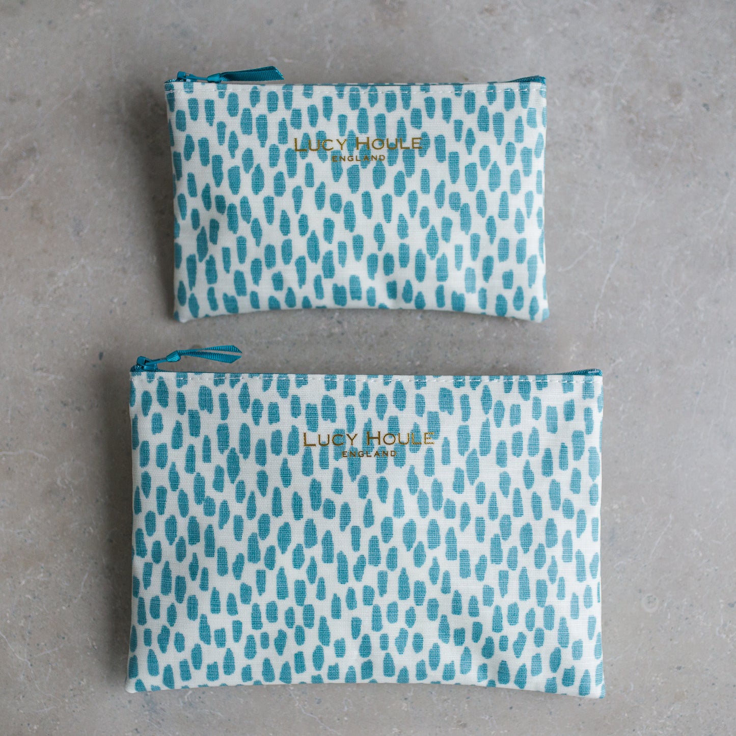 Aqua Cobblestone Make-Up Bag with Aqua Zip