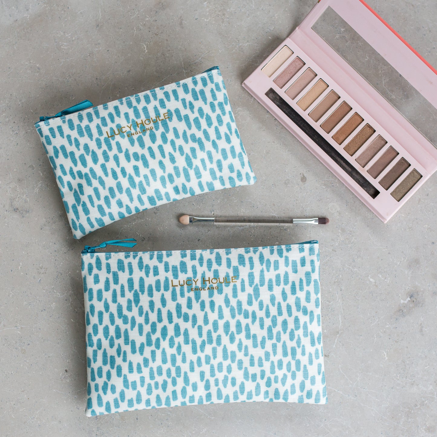 Aqua Cobblestone Make-Up Bag with Aqua Zip