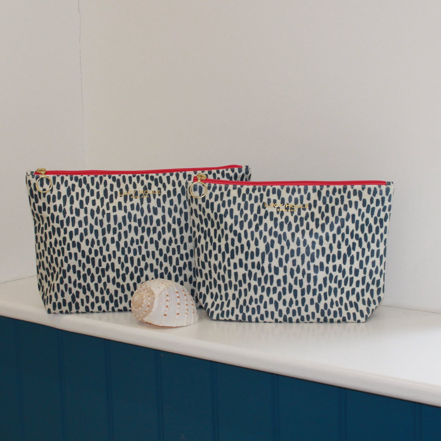 Navy Cobblestone Wash Bag & Pink Zip