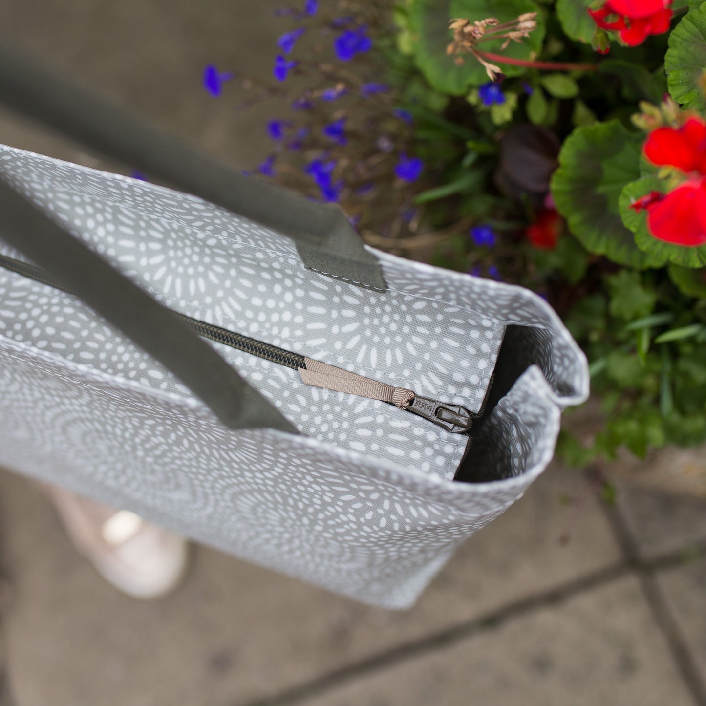 Stone Sunburst Small Zip Tote Bag