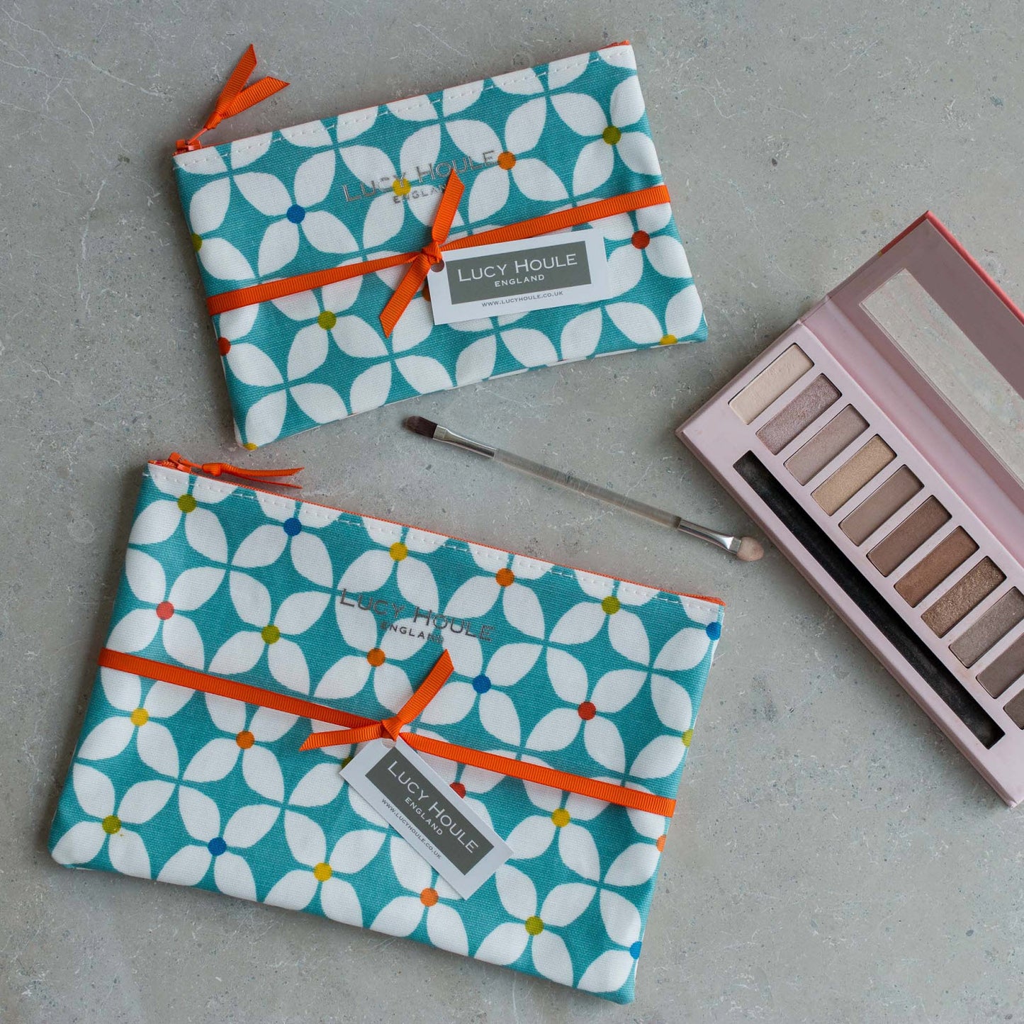 Modern Daisy Aqua Make-Up Bag & Orange Zip
