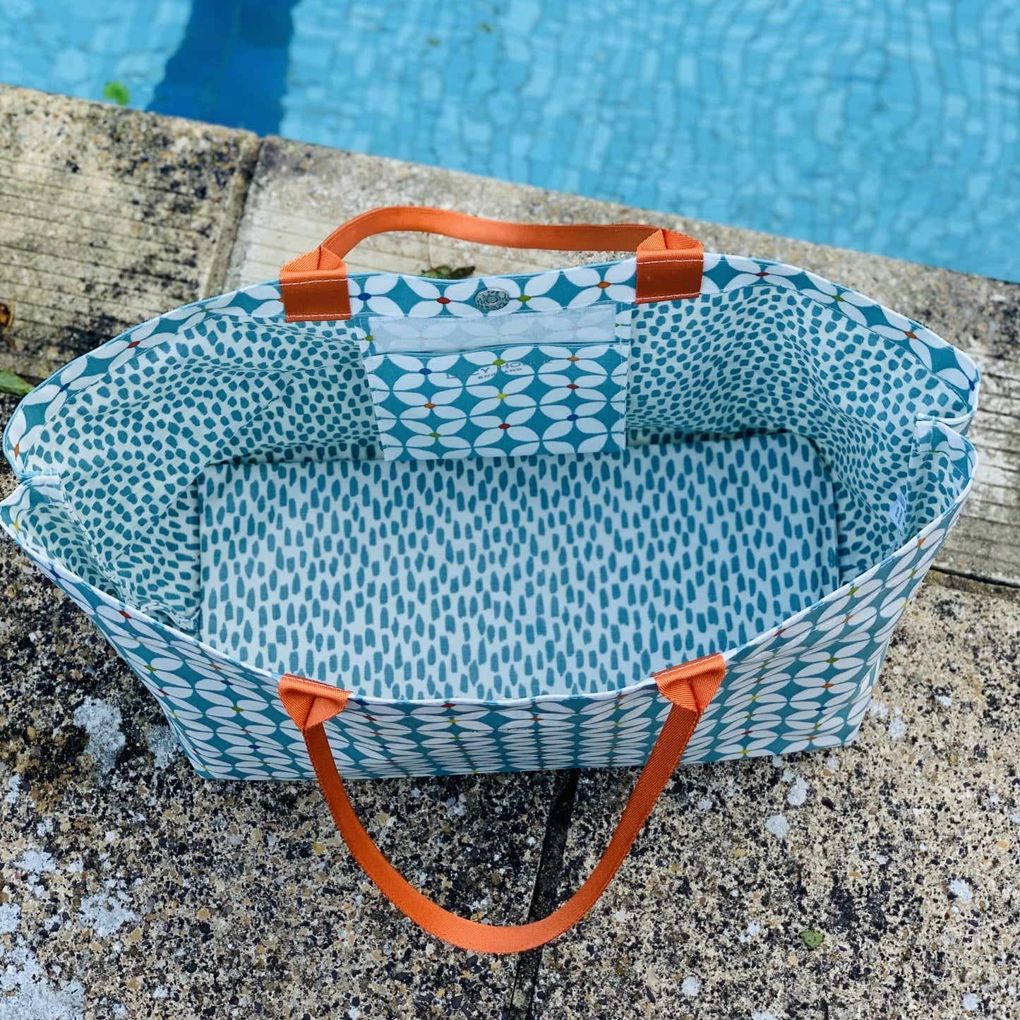 Modern Daisy Aqua Extra Large Tote Bag with Orange Handles
