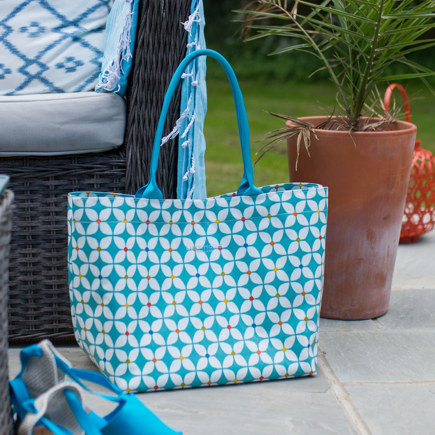 Modern Daisy Aqua Medium Tote Bag with Orange or Turquoise Handle